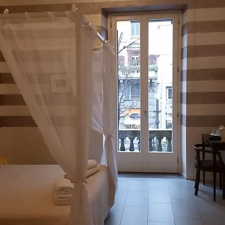 Bella Italia Couette-café